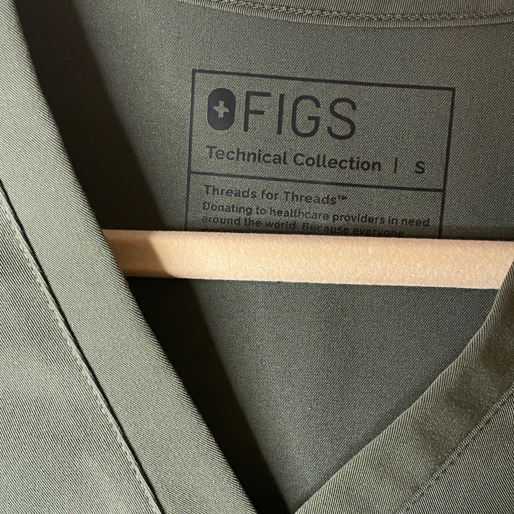 Figs color 3075, Moss,V-Neck Scrub Top